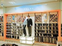 Galeria Kaufhof Chemnitz 03  Using graphic projection system that are built in a false ceiling