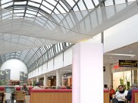 Koeln Arcaden Saeule 02 weiss