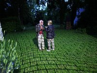 Von Grund_auf 4  Von Grund auf, 2015. Lichtinstallation im Garten eines Privathauses in Köln, realisiert mit Derksen-Projektoren