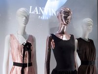 IMG 8028xxx  Store: JADES / Düsseldorf Konzept: Domagoj Mrsic / sayonara visual concepts Mannequins: Genesis Display Fotos: Uschi Fellner